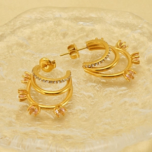 Boucles d'oreilles élégantes en acier inoxydable doré 18 carats avec zircons roses et blancs