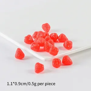 Miniatur Erdbeeren aus PVC für Bastelarbeiten und Handyhüllen-Deko, Größe 1,1x0,9 cm