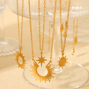 Eight-pointed star and sunflower pendant necklaces in 18K gold-plated stainless steel