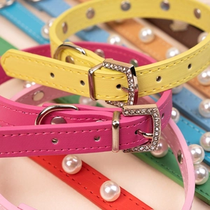 Colliers réglables pour animaux en similicuir avec boucles strass et perles blanches