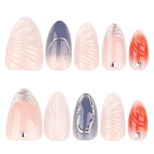 Faux ongles amande 3D gouttes d'eau avec motifs coquillages et strass dégradés