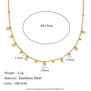 Collier en acier inoxydable plaqué or 18 carats avec pendentifs en zircone cubique