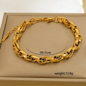 Detail of 18K gold-plated chunky titanium steel chain with 18+5cm length specs