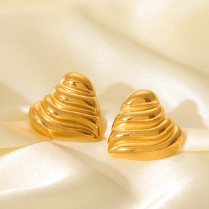 Heart Stud Earrings 18K Gold Plated Stainless Steel Rippled Textured Heart Shaped Jewelry For Women Minimalist Ins Style