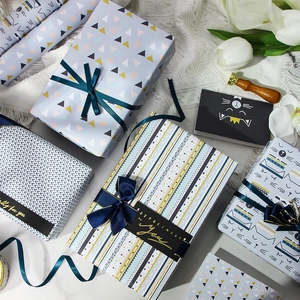 Ensemble de papier cadeau avec motifs d'animaux et géométriques et rubans élégants