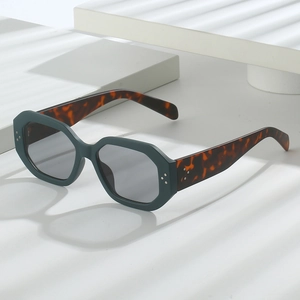 Fashion Polygon PC Frame Sunglasses UV400 Protection Rivet Retro Vintage Eyewear For Travel Parties And Daily Wear Unisex