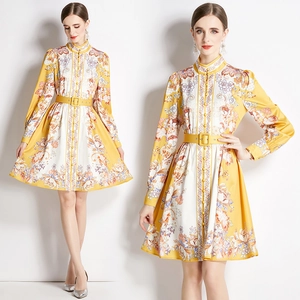Vestito Midi A Fiori Vintage Manica Lunga Collo Alto Con Cintura Elegante Giallo Bianco Per Donne