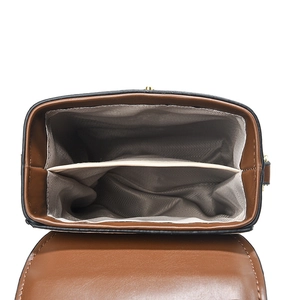 Intérieur de sac en cuir marron avec double compartiment et doublure chevron