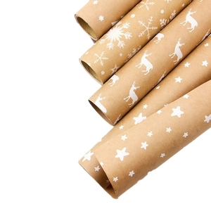 Umweltfreundliches 80g braunes Kraft-Geschenkpapier mit Schneeflocken- und Rentier-Motiven