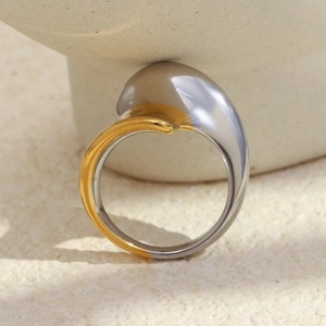 Bague torsadée bicolore minimaliste en acier inoxydable plaqué or 18K pour femme