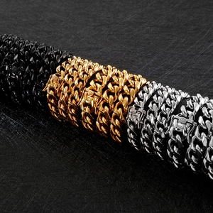 Trois colliers gourmettes hip hop en acier inoxydable noir, doré et argenté