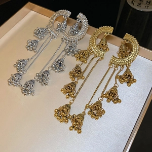 Détails de boucles d'oreilles bohèmes vintage avec pampilles et cloches Jhumka