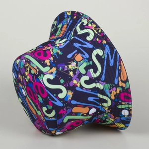 Bob imprimé graffiti en toile bleu marine avec des motifs de lettres abstraits colorés