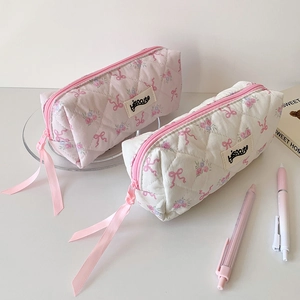 Quilted floral pencil cases with cute bow patterns and large capacity storage