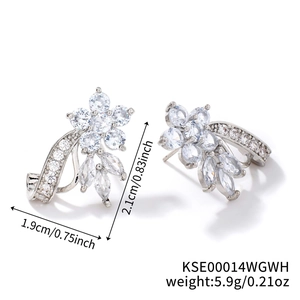 Detailed size specifications for flower stud earrings with clear zircon stones