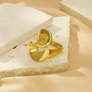 Polished 18K gold plated irregular geometric statement ring on stone and silk