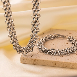 Silver chunky chain jewelry set with OT toggle clasp necklace and bracelet on stone