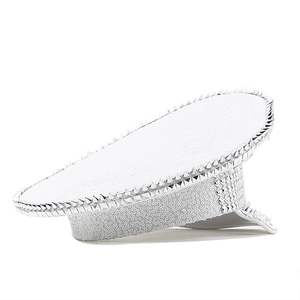 Chapeau de capitaine argenté à paillettes avec rivets pour fête et spectacle de scène