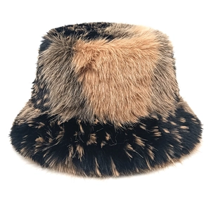 Bob en fausse fourrure de renard pour femme en dégradé marron avec protection d'oreilles