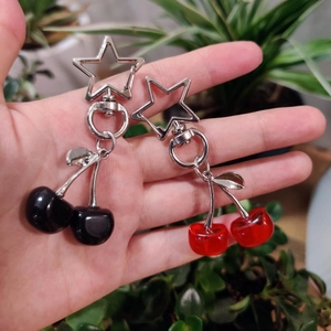 Red Star Keychain Wholesale Resin Cherry Keychain with Alloy Star Hook For Women - Everful