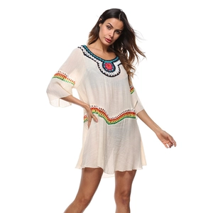 Túnica playera bohemia blanco crema con detalles de ganchillo hechos a mano