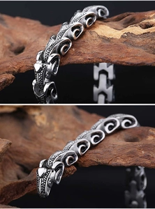 Détail macro du bracelet de quille en acier inoxydable pour homme avec gravure de dragon