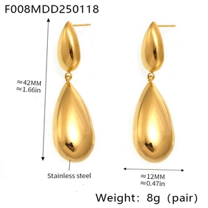 Detailed view of double teardrop gold earrings with precise measurements and weight
