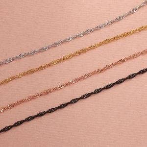 Collane a catena ad onda d'acqua in oro, argento, oro rosa e nero acciaio inox