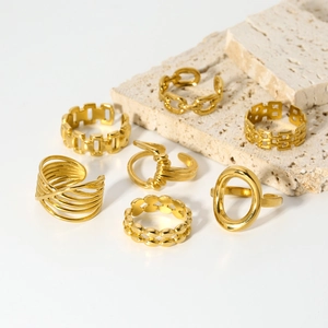 Lot de 7 bagues empilables en acier inoxydable plaqué or 18 carats au design géométrique