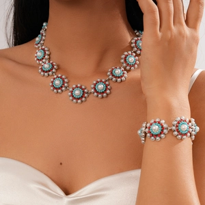 Bohemian retro floral jewelry set with faux pearls, turquoise beads and red rhinestones