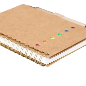 Minimalistisches Kraftpapier Spiralnotizbuch mit bunten Punkten und passendem Stift