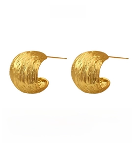 Close-up of golden C-shaped earrings with vintage brushed texture and S925 silver needles