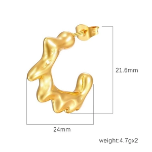 Minimalist 18K gold-plated irregular C-shape earrings showing 21.6mm x 24mm size guide
