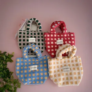 Women Plush Plaid Tote Bag Lamb Wool Large Capacity Handbag Checkerboard Winter Fashion Portable Zipper Closure