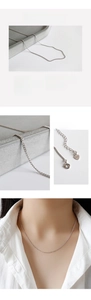 Detailed close-up of S925 sterling silver curb chain with 1.4mm width and hallmark