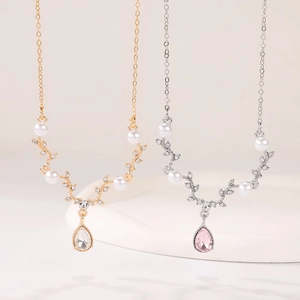 Collane di perle in stile francese con pendenti a goccia d'acqua in oro e argento
