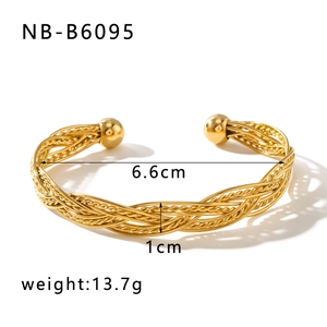 Dettagli sulle dimensioni del bracciale a treccia dorato con diametro 6,6 cm e peso 13,7 g