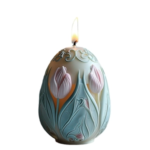 Candela artistica a forma di uovo con tulipani a rilievo e fiamma accesa luminosa