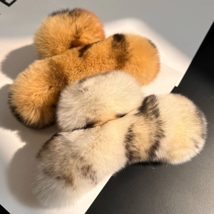 Grande molletta per capelli in peluche, elegante clip squalo soffice per styling capelli.
