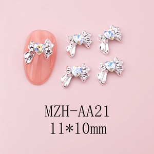 Charm unghie a fiocco argento con cristallo a cuore iridescente, lega da 11x10mm