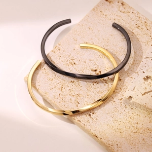 Bracciali rigidi aperti a forma di C in acciaio inossidabile oro e nero opaco