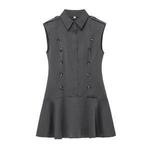 Robe sans manches gris foncé à double boutonnage avec col à revers et ourlet volanté
