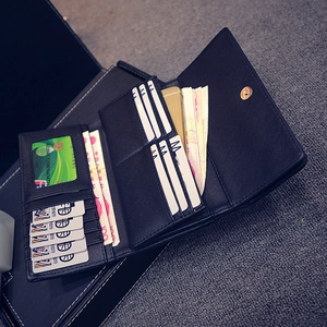 Layout interno del portafoglio lungo da donna con slot per carte e scomparto per cellulare