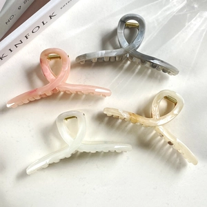 Vierer-Set 11cm Haarklammern im Marmor-Stil mit geometrischem Design und Metallfeder