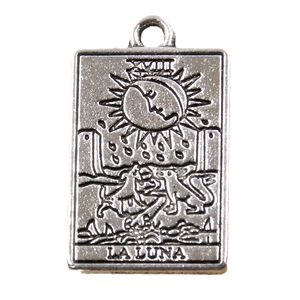 Silver zinc alloy tarot pendant featuring LA LUNA design on a clean white background