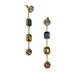 Boucles d'oreilles pendantes dorées avec pierres précieuses bleues, jaunes et roses