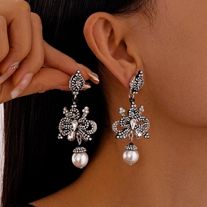 Bow Drop Earrings With Rhinestone And Imitation Artificial Pearl French Vintage Court Style Jewelry With Silver Earring Post