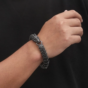 Bracciale drago retrò da uomo in acciaio inossidabile con finitura argento antico e scaglie