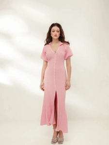 Pink V-neck puff sleeve maxi dress in ribbed knit fabric with button-up front detail