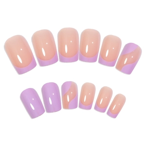 Faux ongles brillants violets et nude avec lignes ondulées et designs French